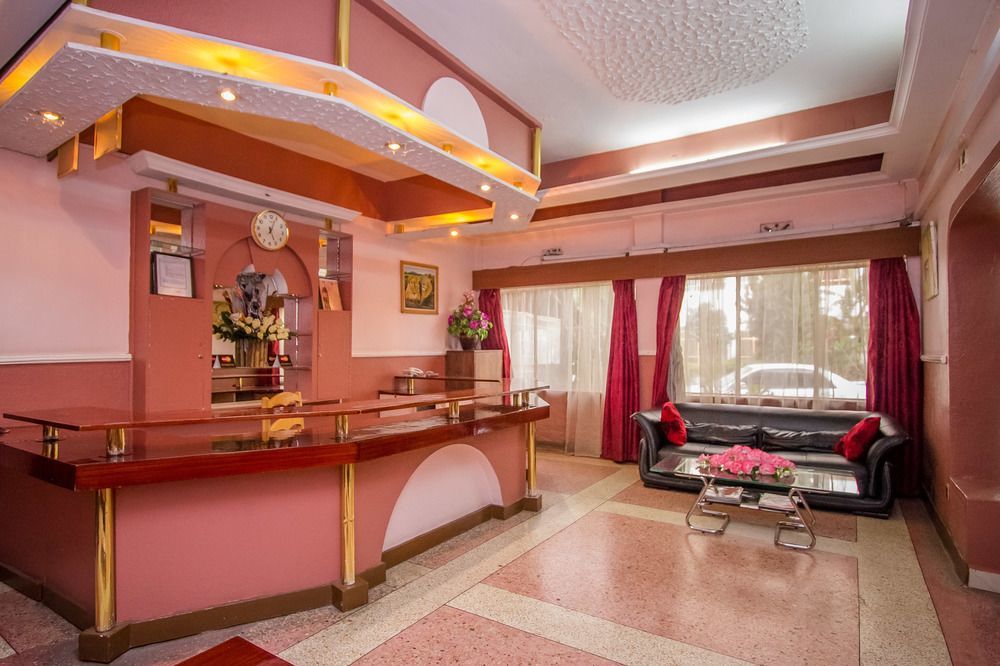 Chester Hotel Накуру Экстерьер фото