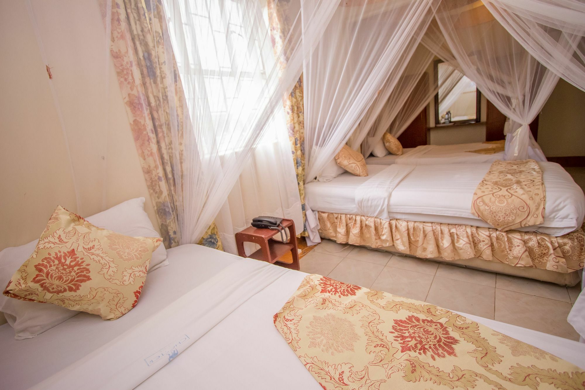 Chester Hotel Накуру Экстерьер фото