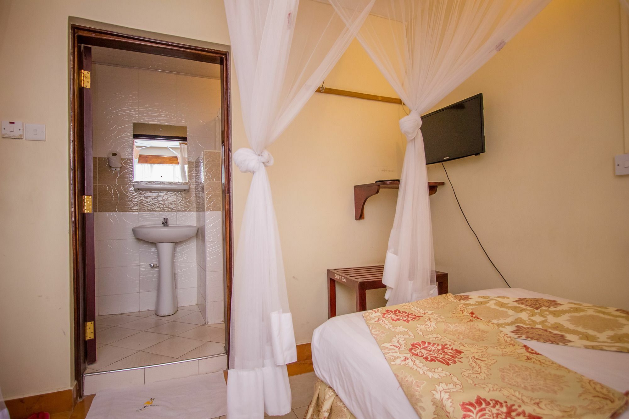 Chester Hotel Накуру Экстерьер фото